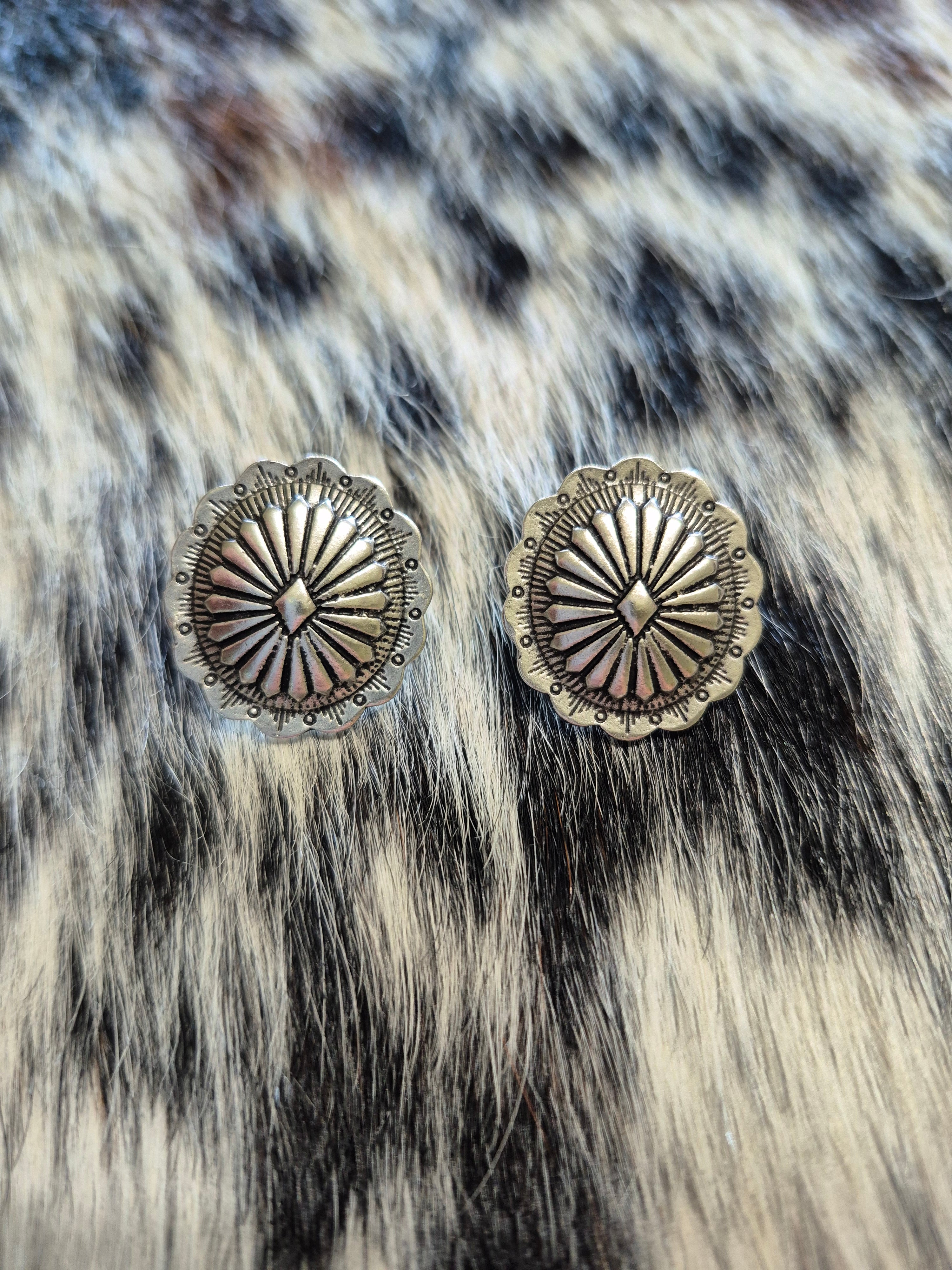 Silver Prairie Concho Studs